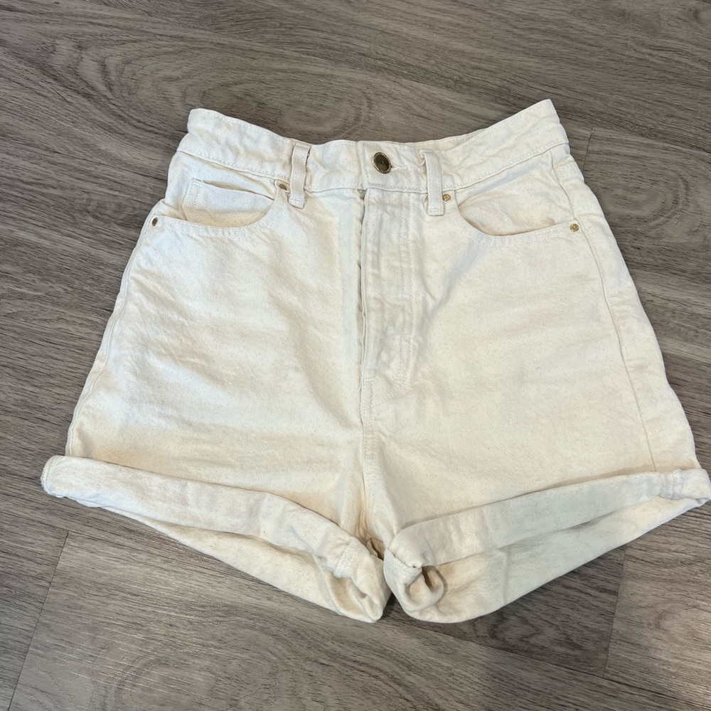 ZARA IVORY HIGH WAISTED SHORTS SIZE US 4